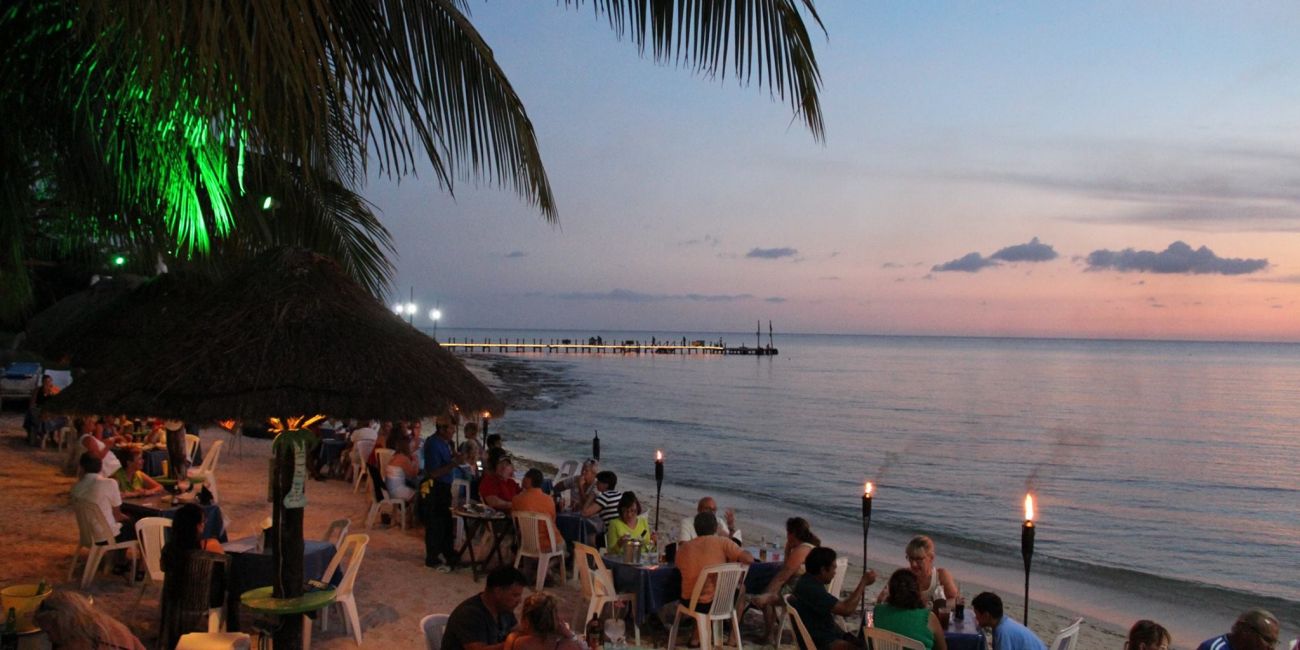 Albertos Beach Restaurant Bar Sunsets 